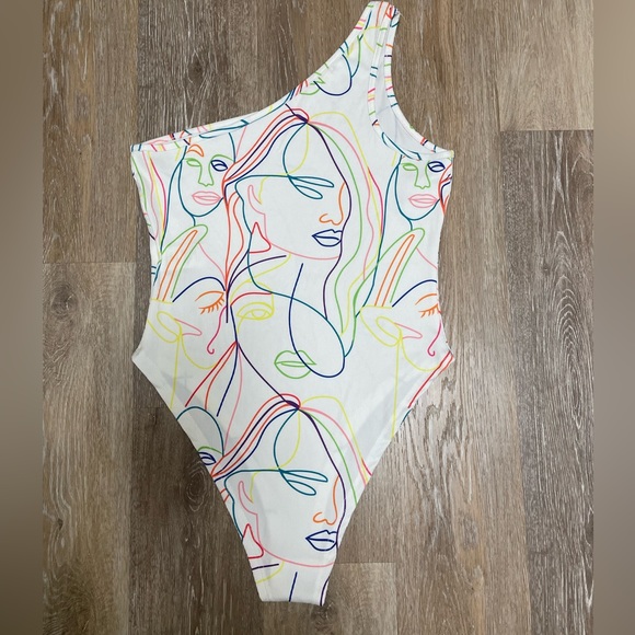 NWOT- Patterned One Shoulder Body Suit - Picture 2 of 4
